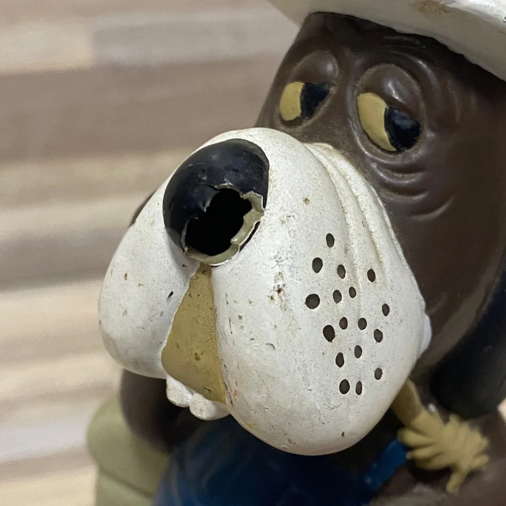 Chuckie cheese Jasper hound Dog Figurine with Hat and Banjo band